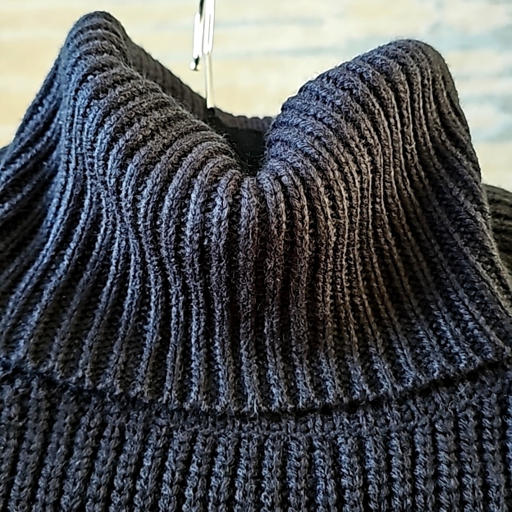 Lulus Black Long Sleeved Long Shaker Sweater sz medium - Picture 6 of 6
